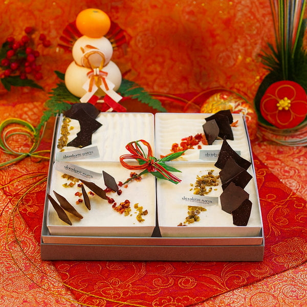 shirokane sweet TOKYO スクエアスイーツ白いスイーツおせち 4種Mixスイーツアソート
(ムースフロマージュ、ドゥーブルフロマージュ、ショートケーキ(イチゴ、オレンジ))