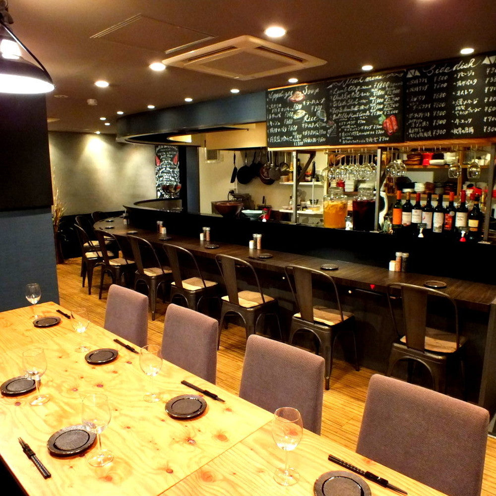 兵庫 神戸肉バル「バルティロ」 赤ワイン仕立てのローストビーフ【400g・ソース・レホール付】