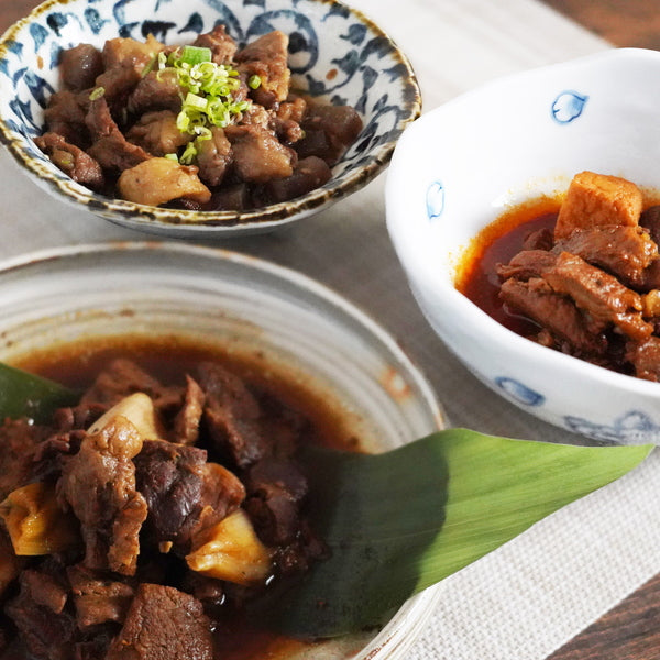 【母の日ギフト】造花付き黒毛和牛スジ煮込みＤＥ家晩酌