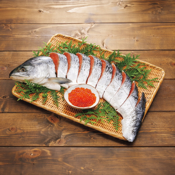 【お歳暮熨斗】北海道　銀毛新巻鮭といくら