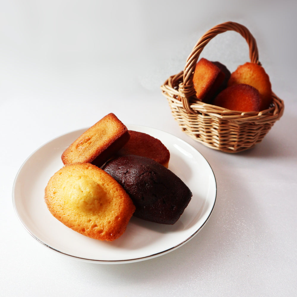 【ギフトカード】1802年パリ創業　ダロワイヨ　ドゥミセック詰め合わせ 12個