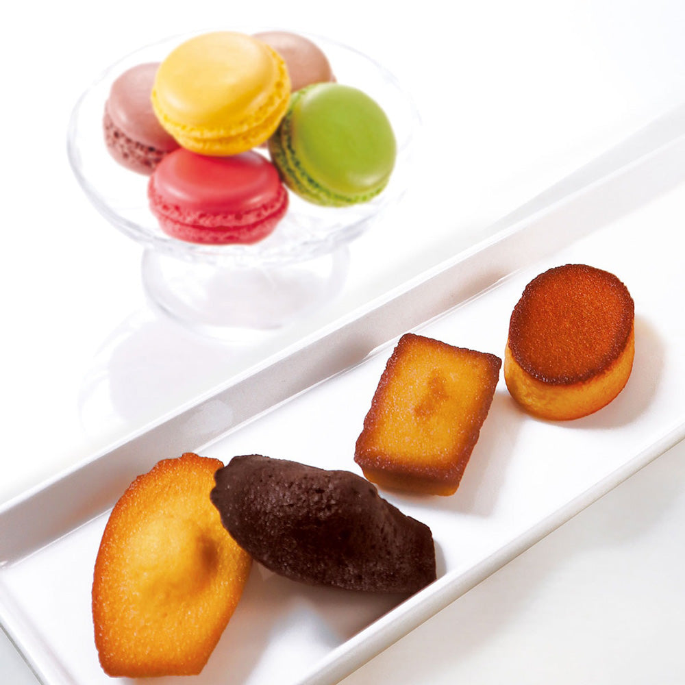 【ギフトカード】1802年パリ創業　ダロワイヨ　マカロンドゥミセック詰め合わせ L