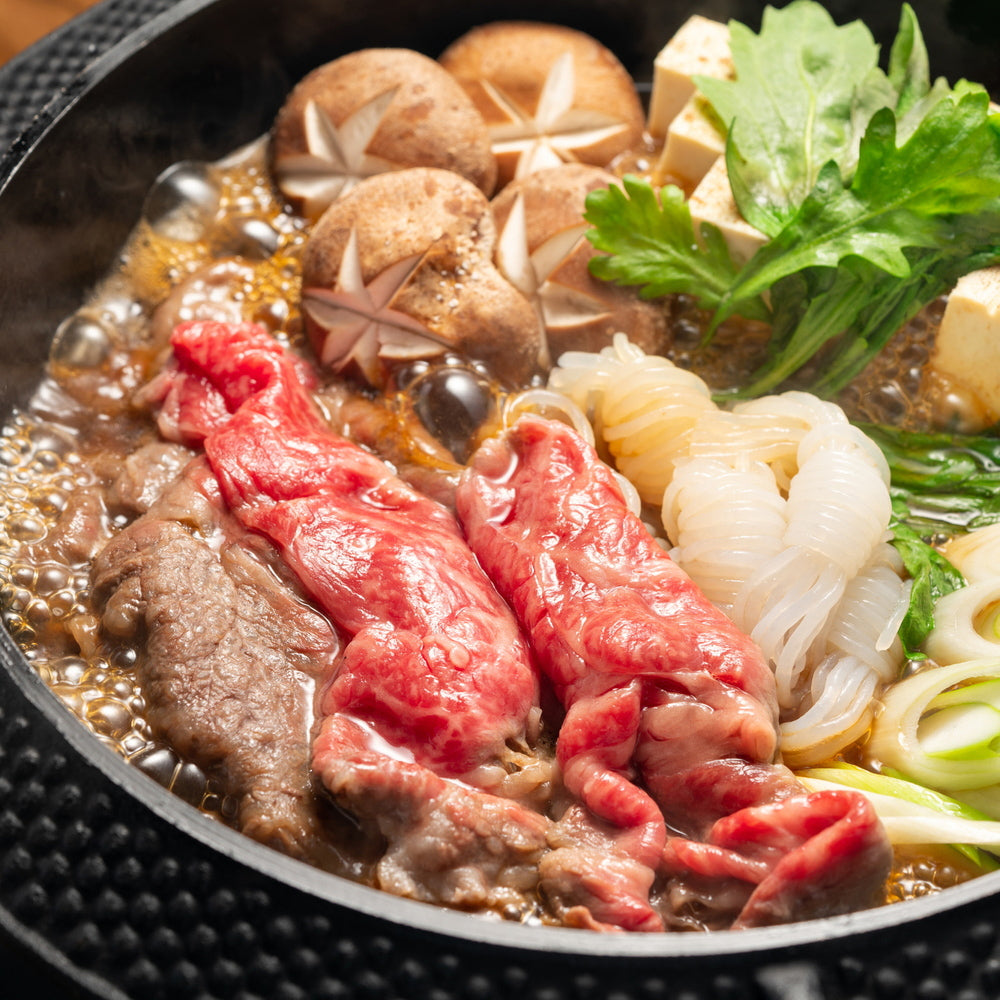 【ギフトカード】はこだて大沼黒牛　肩ロース すき焼き 900g