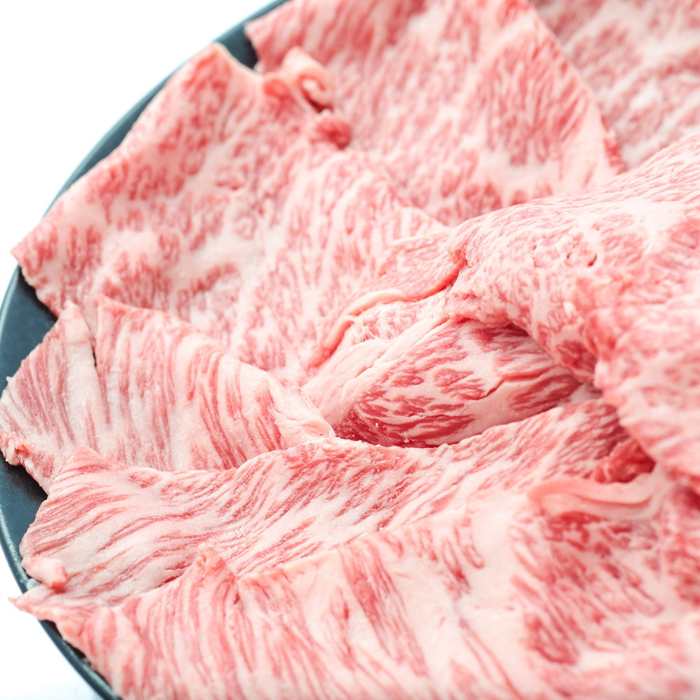 【ギフトカード】はこだて大沼黒牛　肩ロース すき焼き 900g