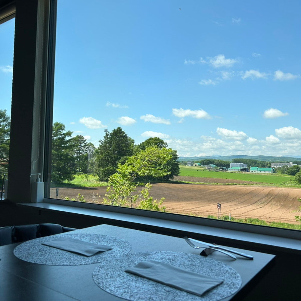 【ギフトカード】北海道・誕生90余年 長期氷温熟成製法 「エーデルワイスファーム」薪・炭火仕上げべーコン・ソーセージギフト C