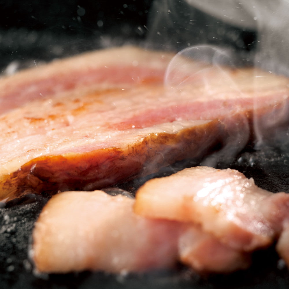 【ギフトカード】北海道・誕生90余年 長期氷温熟成製法 「エーデルワイスファーム」薪・炭火仕上げべーコン・ソーセージギフト F