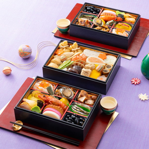 【2026年おせち予約】加賀屋 和風おせちお煮〆 37品 3段 (2人前)