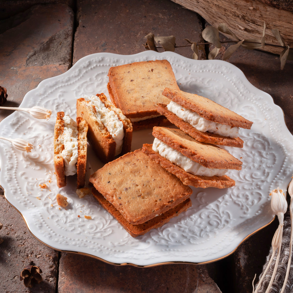 【ギフトカード】チーズ菓子専門店 「CHEESE CAVARY TOKYO」 チーズサンドクッキー12個