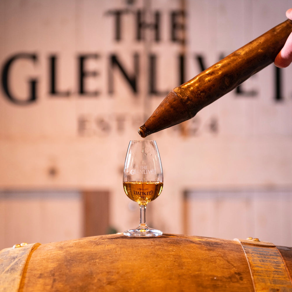 【ギフトカード】1824年創業スコッチ・ウイスキー ザ・グレンリベット  12年 箱入 700ml 2本